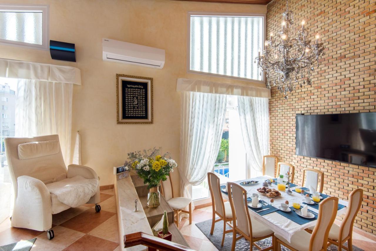 Villa Palm Beach Marina Benalmadena 3 Min Walking From The Sea ภายนอก รูปภาพ
